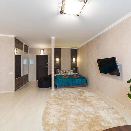 Studio Apartment On Bazhana Kiev Buitenkant foto
